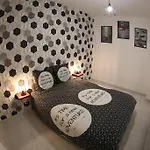 En Centre Apartment *